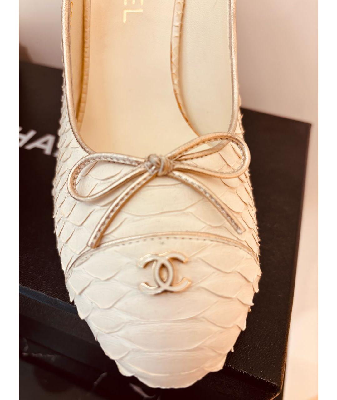 CHANEL Белые туфли из экзотической кожи, фото 5