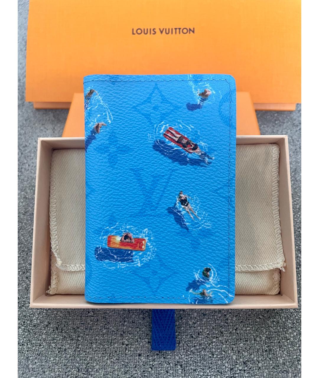 LOUIS VUITTON Голубой кожаный кардхолдер, фото 7
