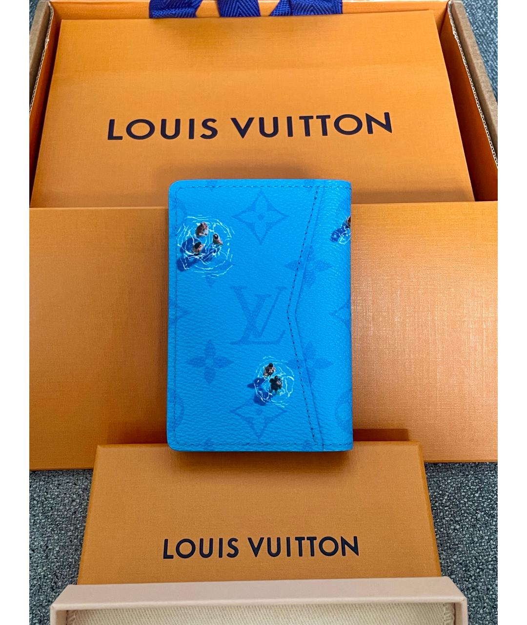 LOUIS VUITTON Голубой кожаный кардхолдер, фото 3