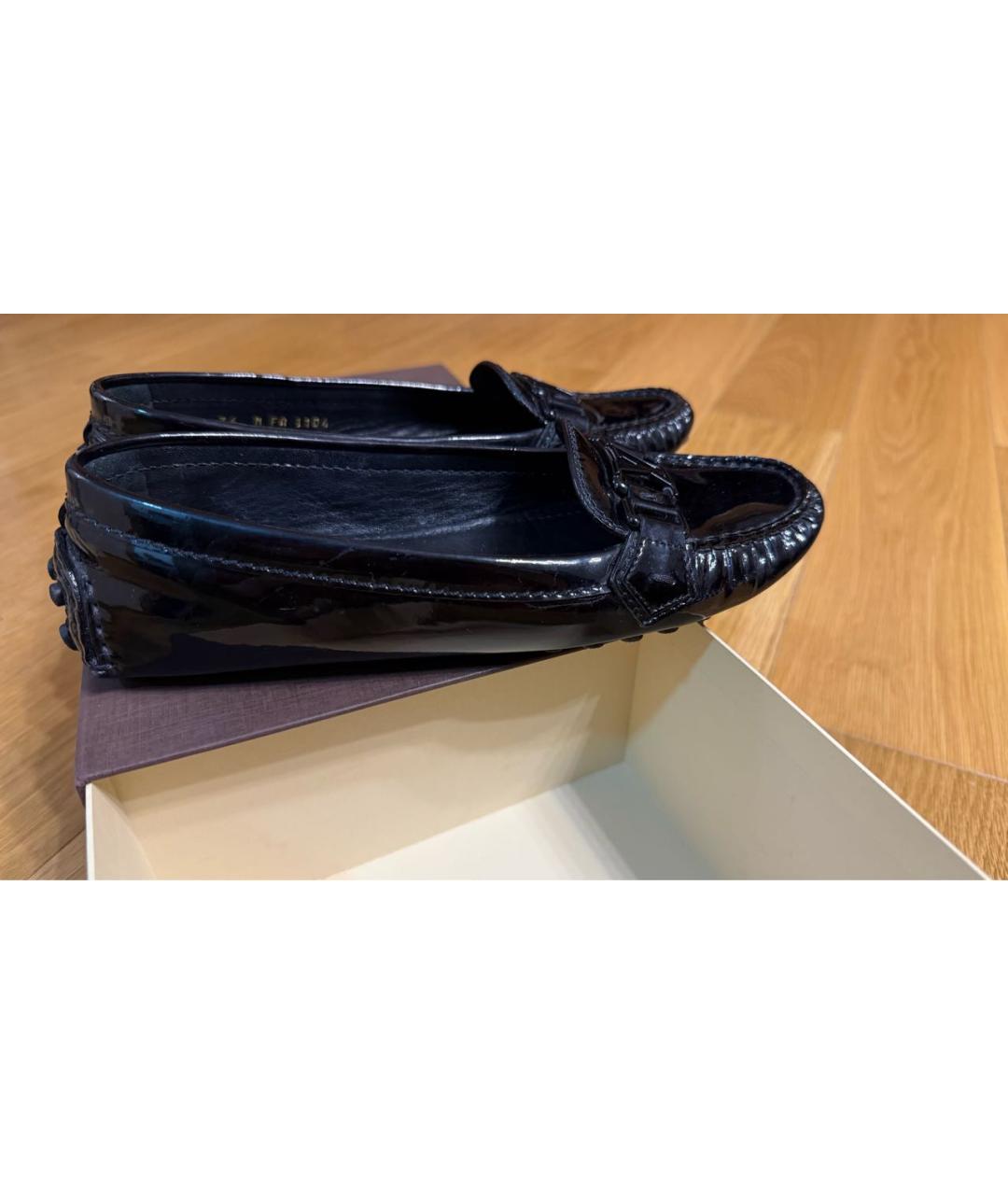 LOUIS VUITTON Черные мокасины из лакированной кожи, фото 3