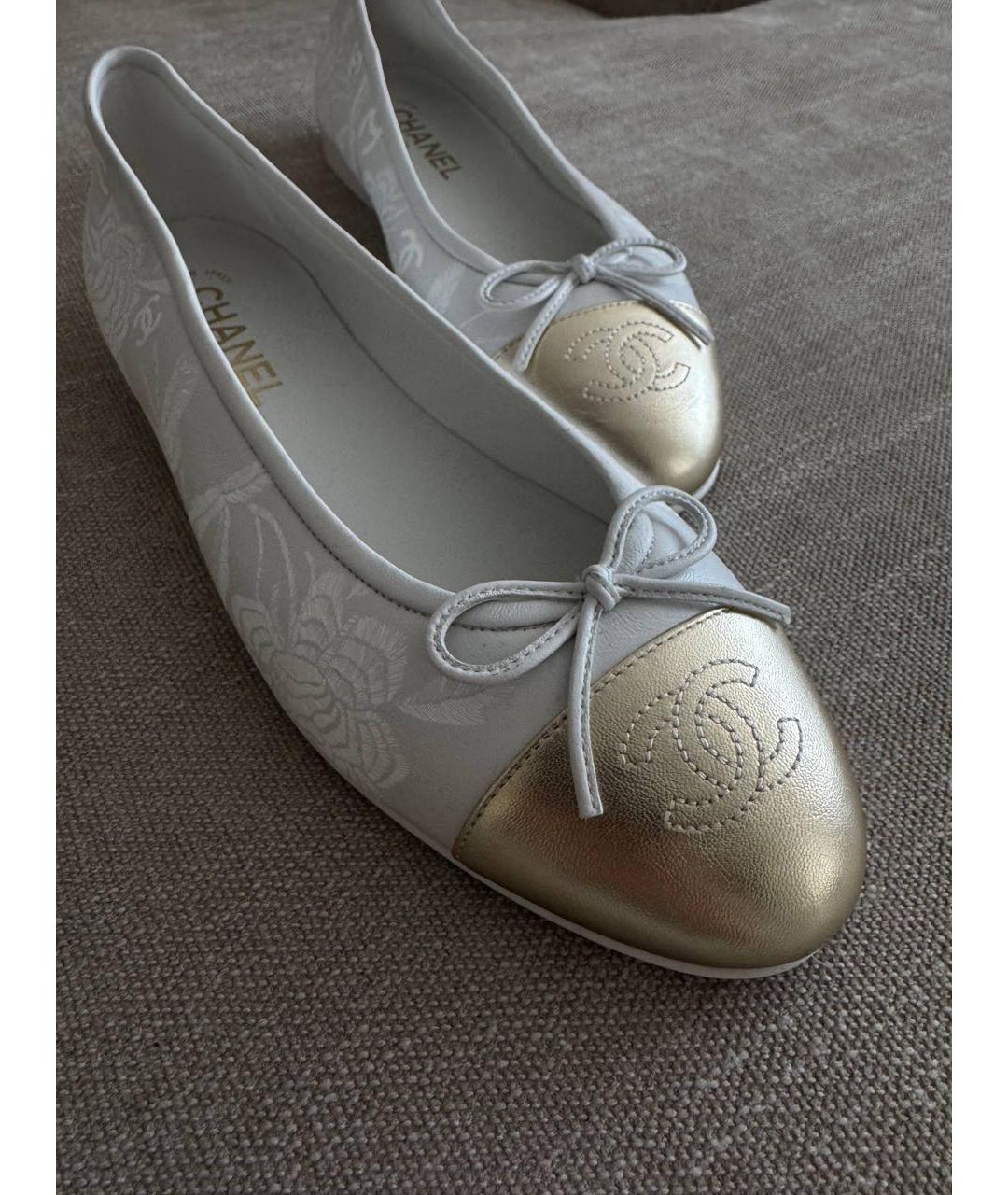 CHANEL Белые кожаные балетки, фото 2