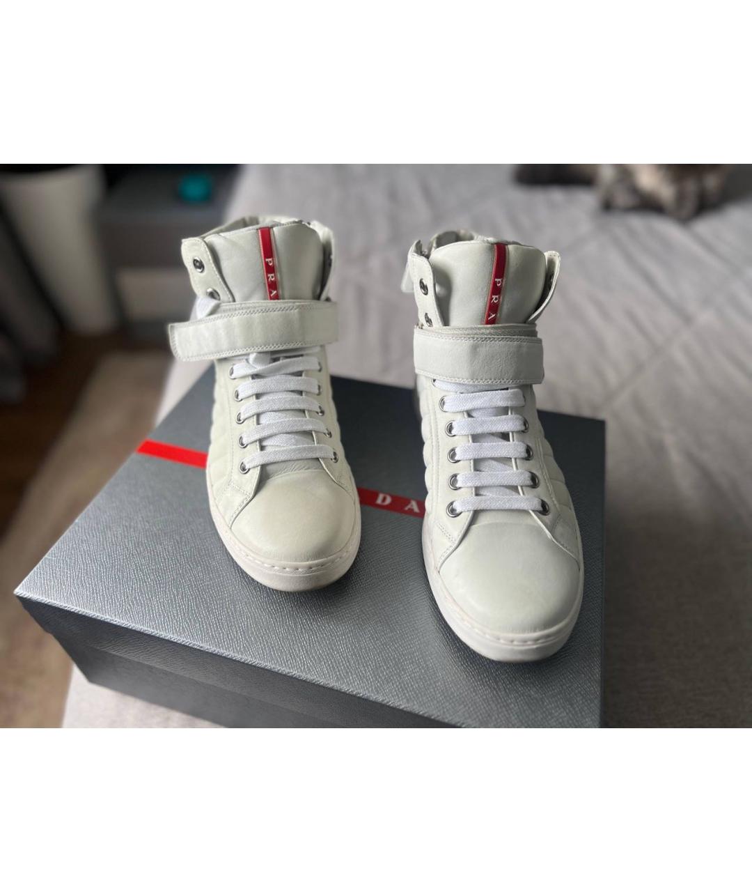 PRADA Белые кожаные высокие кроссовки / кеды, фото 2