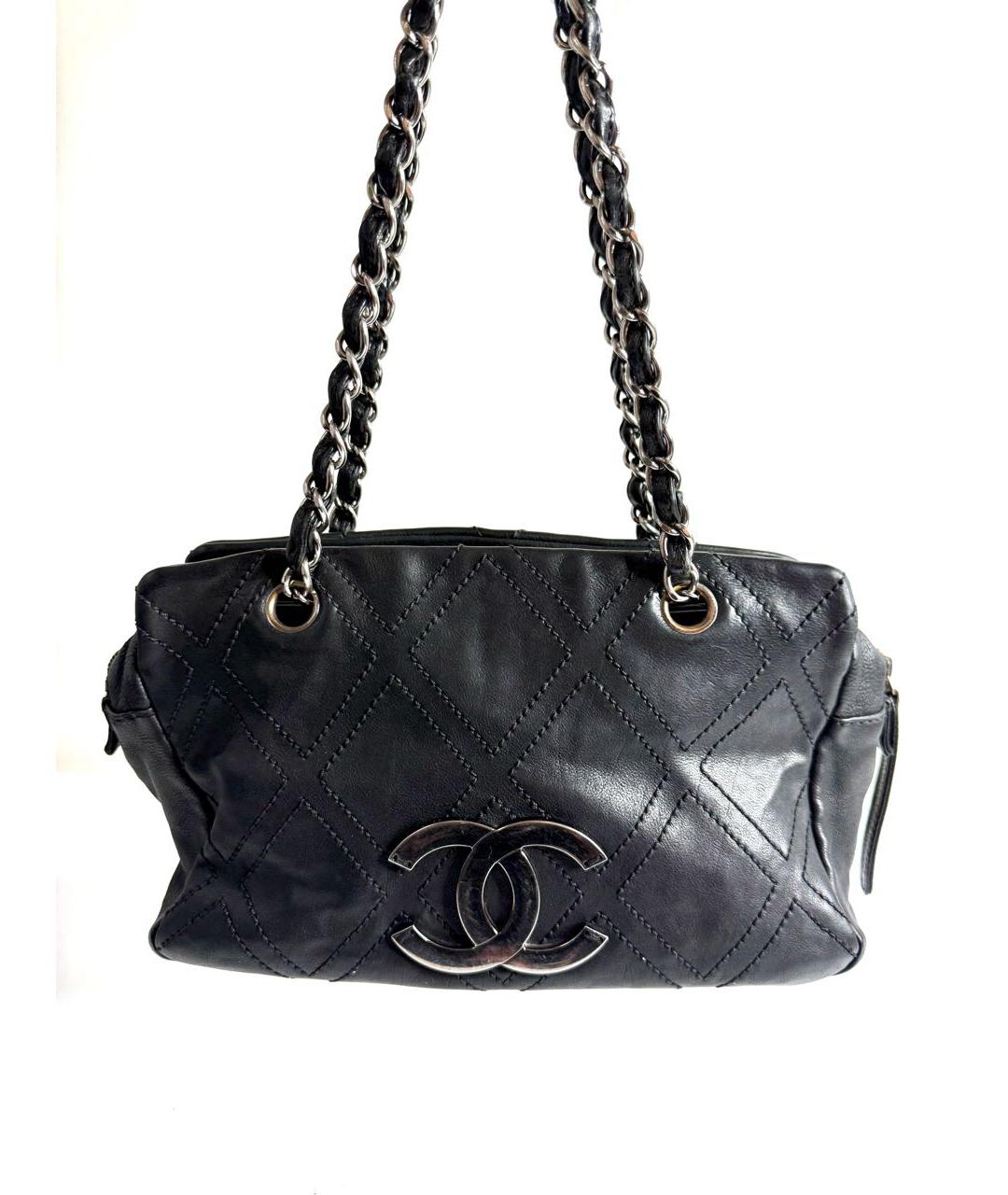 CHANEL Черная кожаная сумка с короткими ручками, фото 8