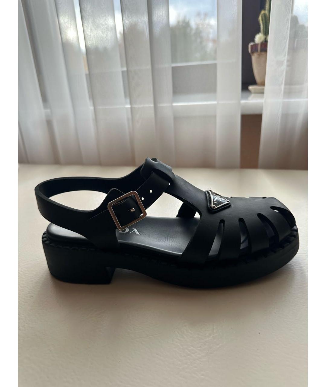 PRADA Черные резиновые босоножки, фото 5