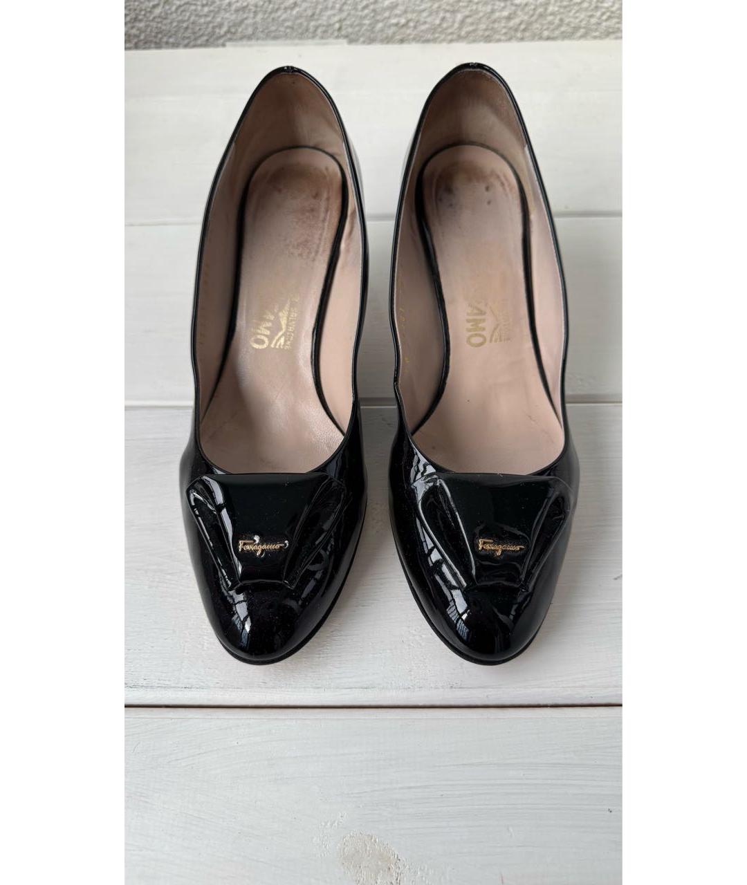 FERRAGAMO Черные туфли из лакированной кожи, фото 2