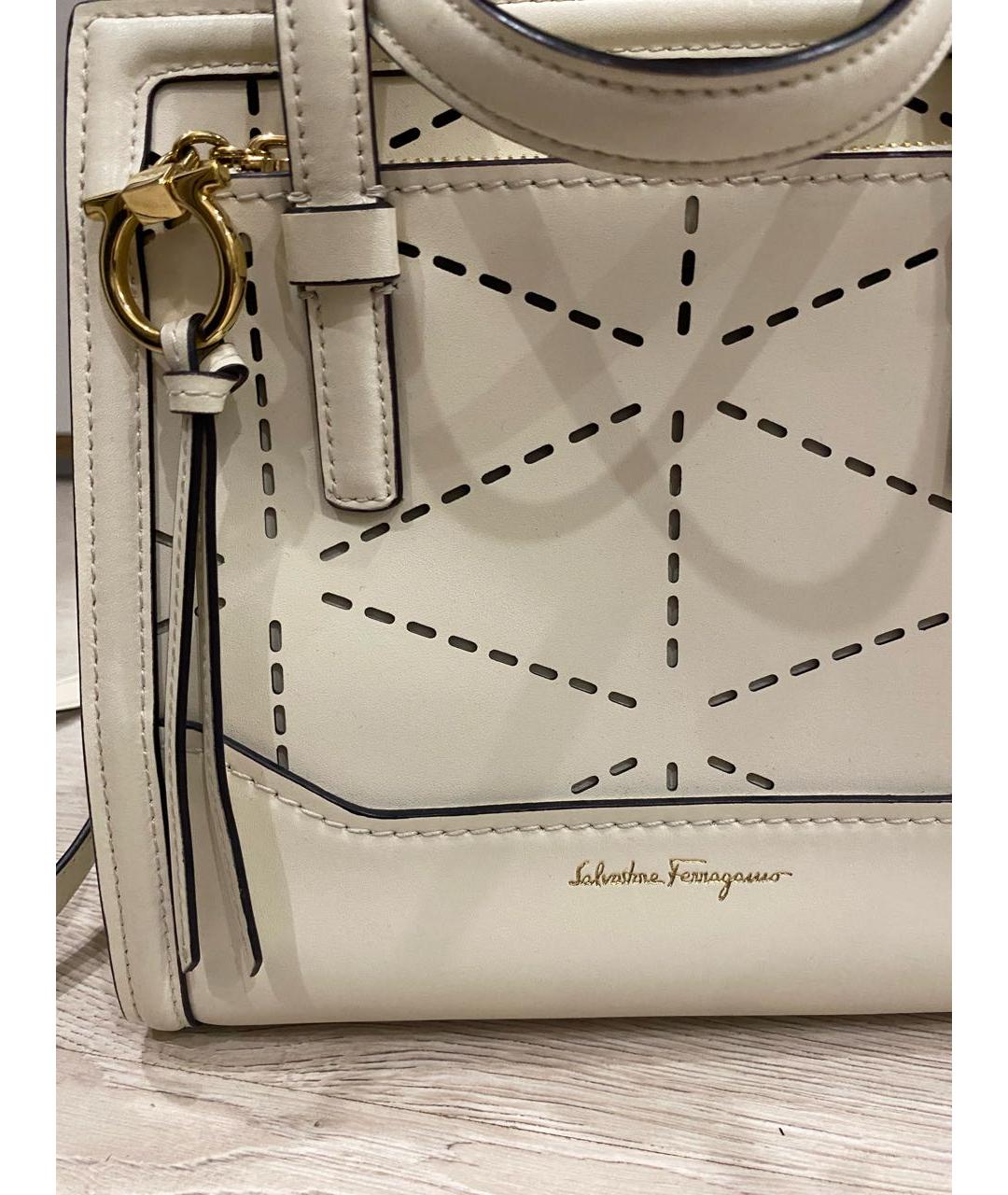 FERRAGAMO Белая кожаная сумка с короткими ручками, фото 4
