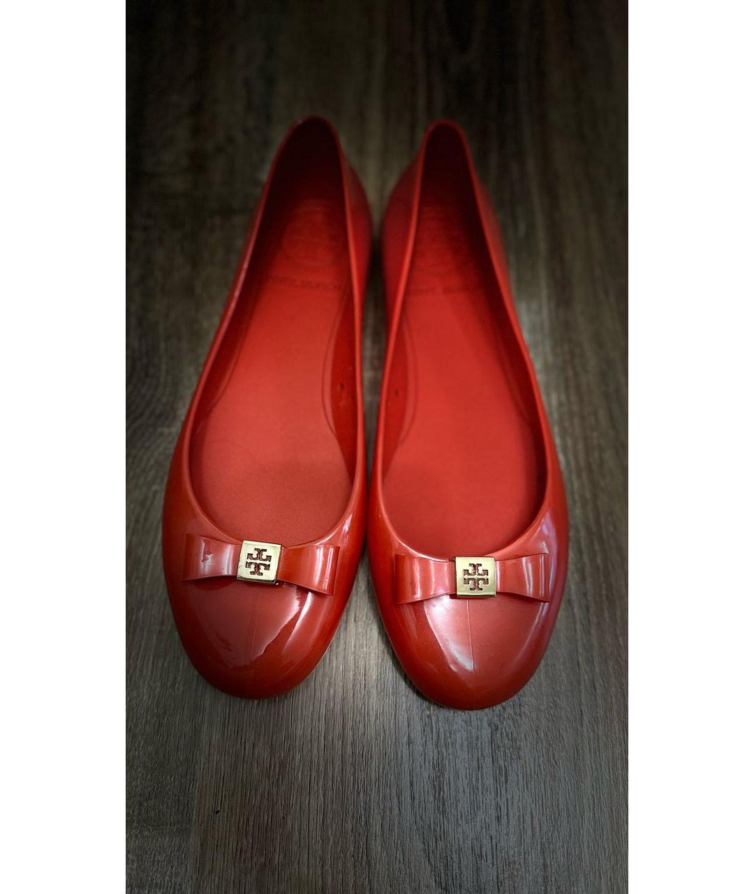 TORY BURCH Оранжевое резиновые балетки, фото 3