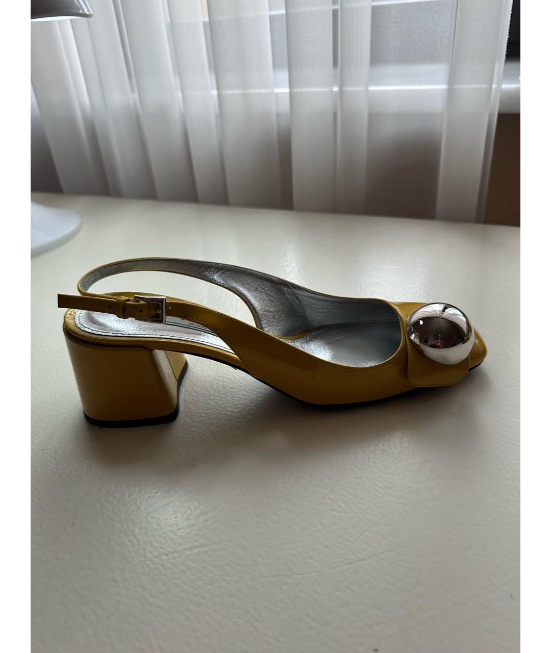 PRADA Желтые кожаные босоножки, фото 5