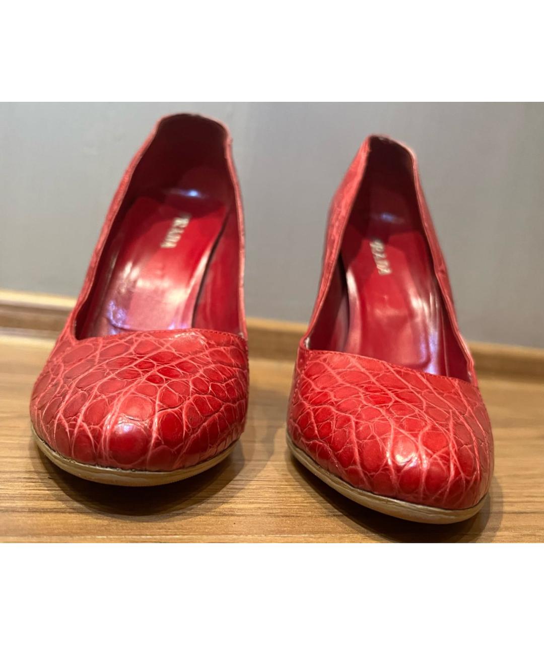 PRADA Красные кожаные туфли, фото 2