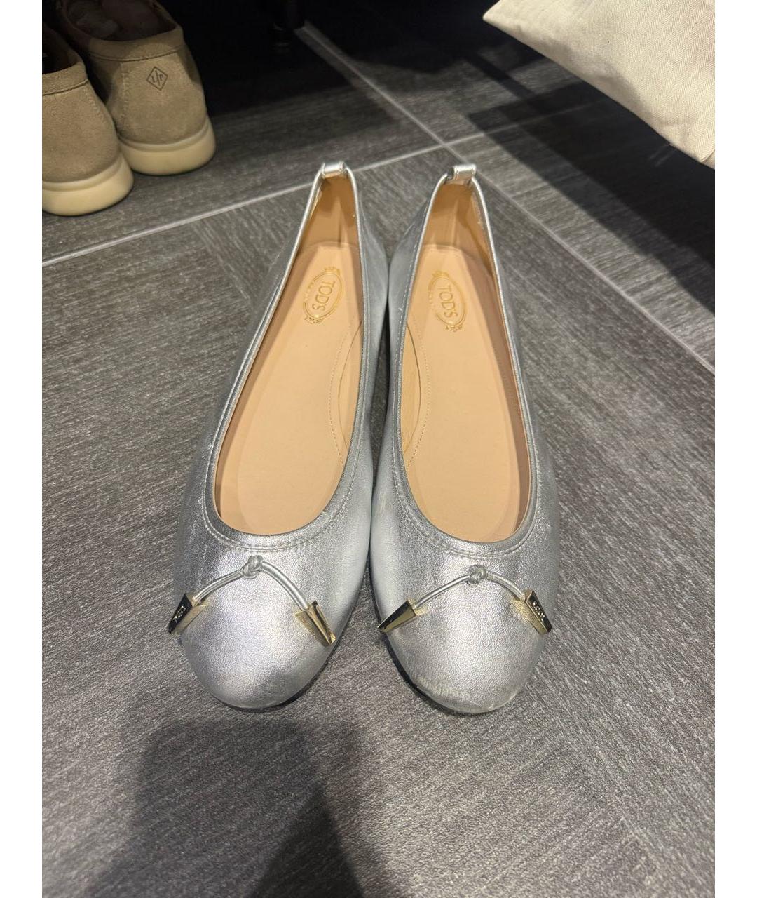 TOD'S Серебряные кожаные балетки, фото 2