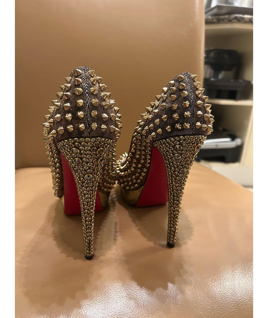 CHRISTIAN LOUBOUTIN Золотые кожаные туфли, фото 3