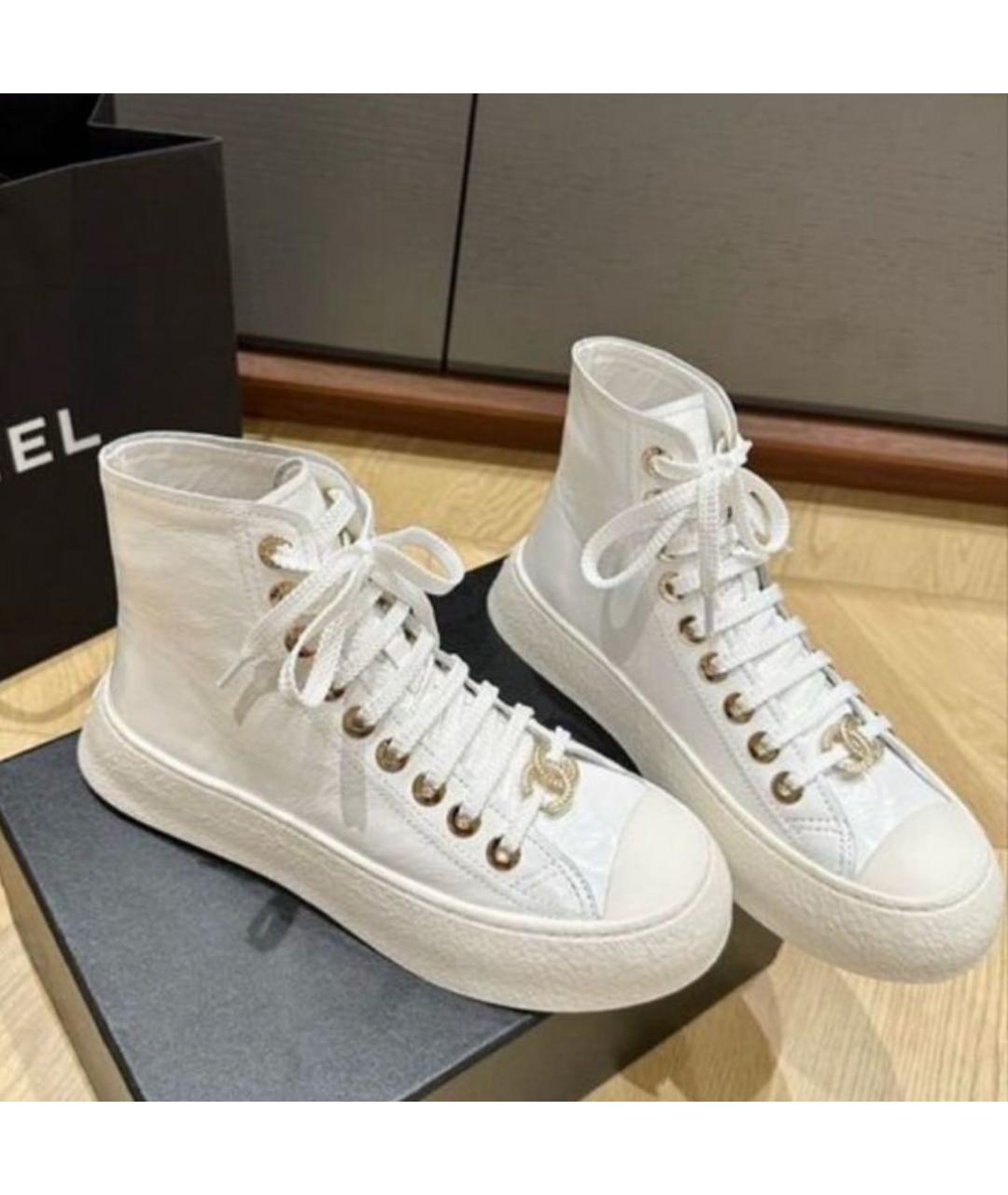 CHANEL Белые кожаные кеды, фото 3