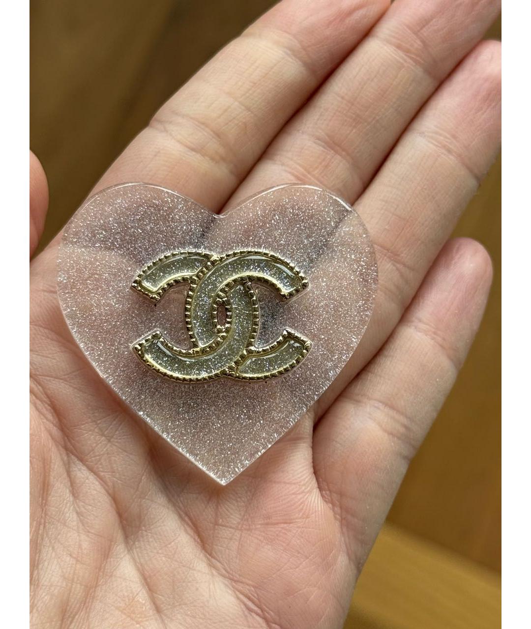 CHANEL Белая пластиковая булавка / брошь, фото 2