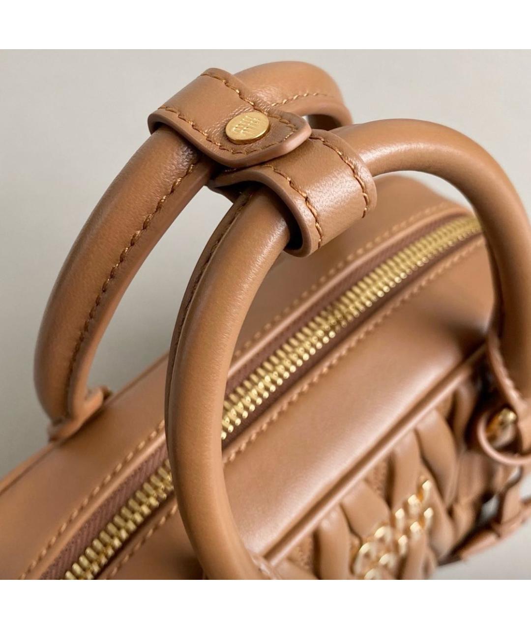 MIU MIU Коричневая кожаная сумка с короткими ручками, фото 3