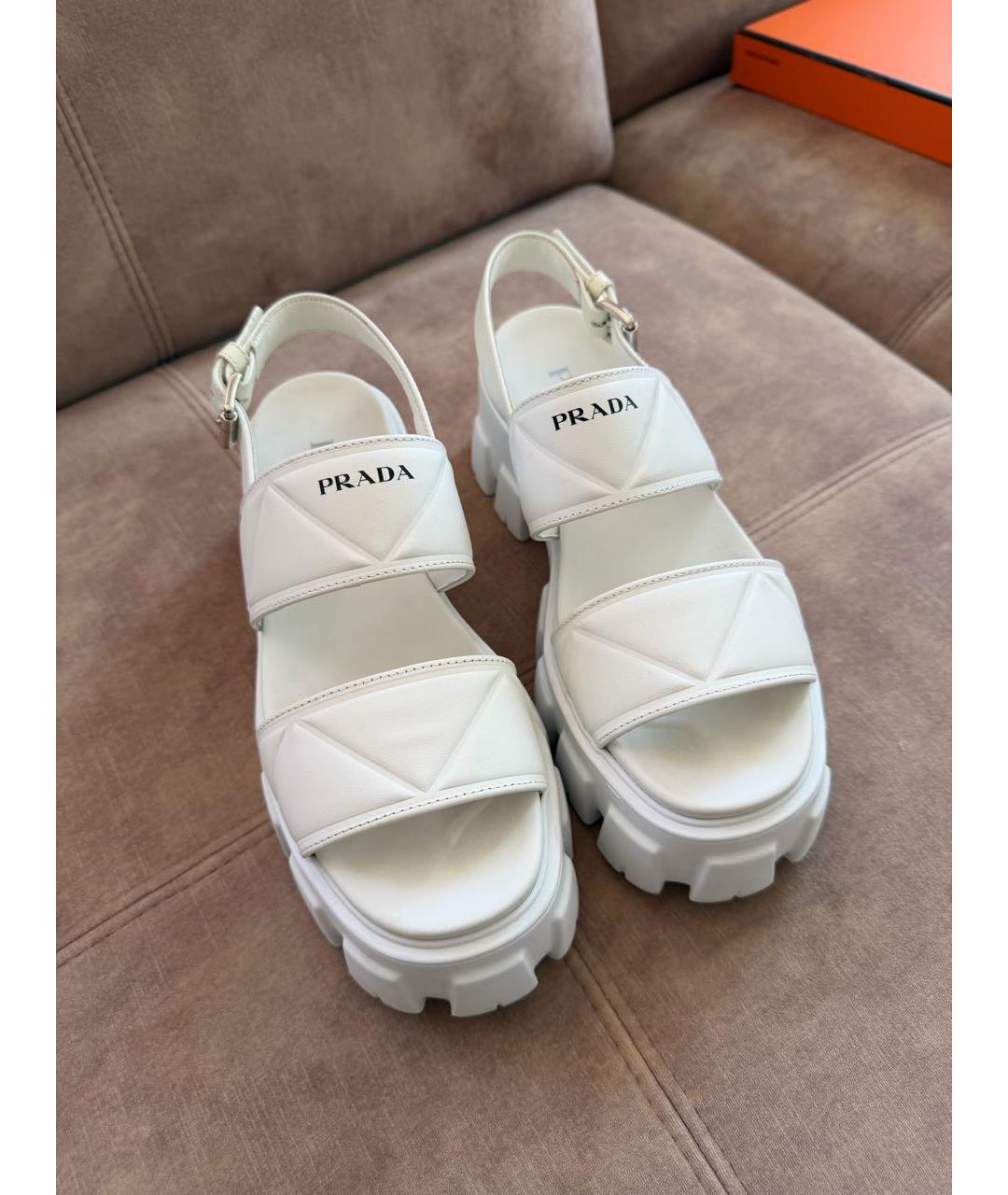 PRADA Белые сандалии, фото 2
