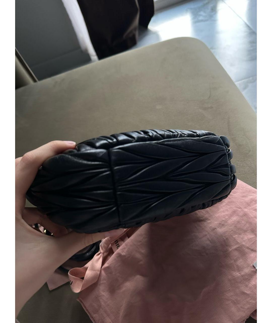 MIU MIU Черная кожаная сумка с короткими ручками, фото 4