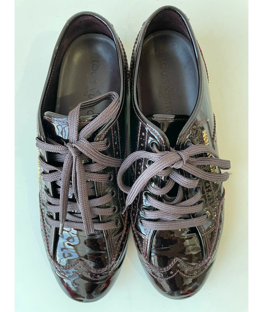 LOUIS VUITTON PRE-OWNED Коричневые кроссовки из лакированной кожи, фото 2