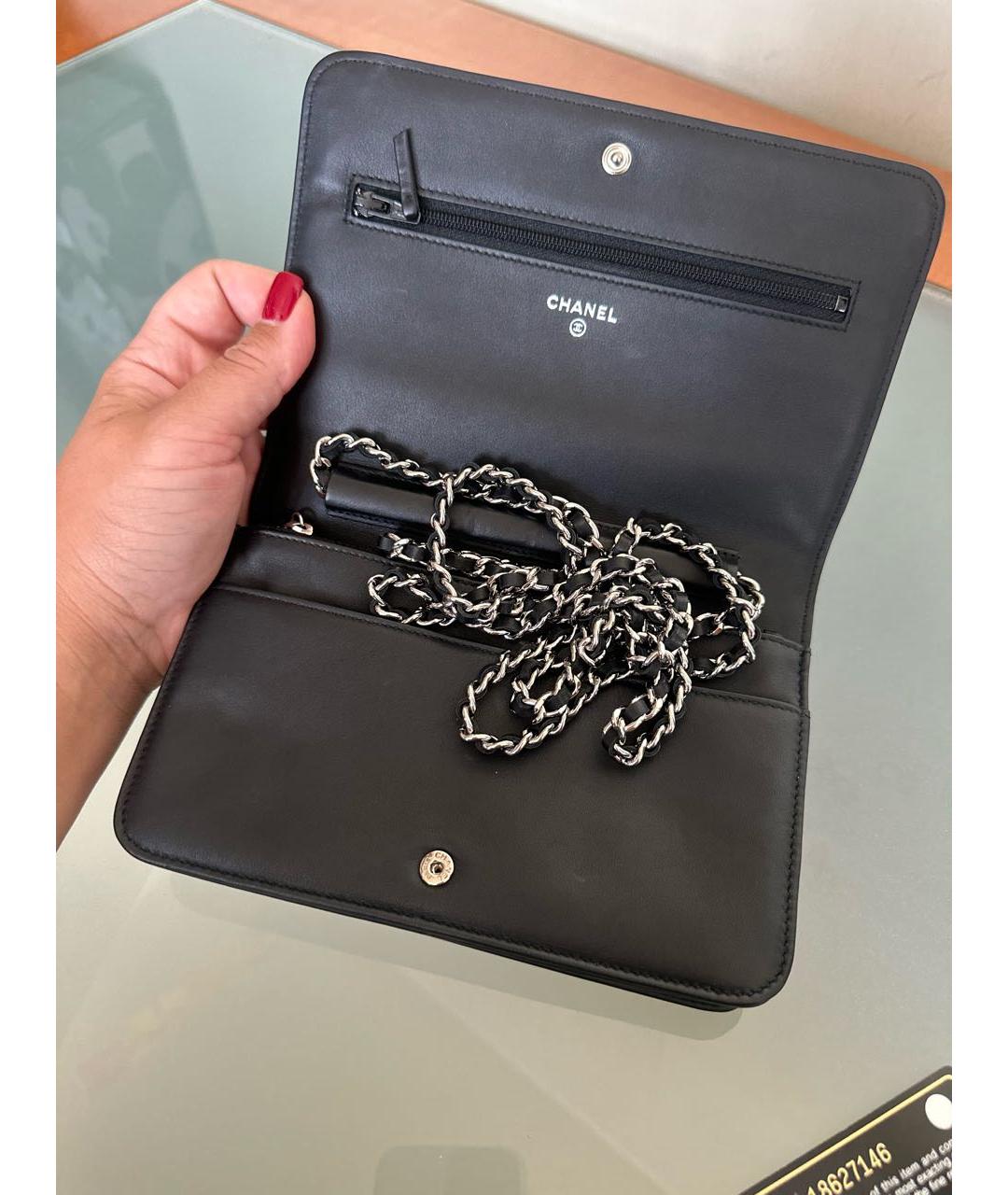 CHANEL Черная сумка через плечо из лакированной кожи, фото 7