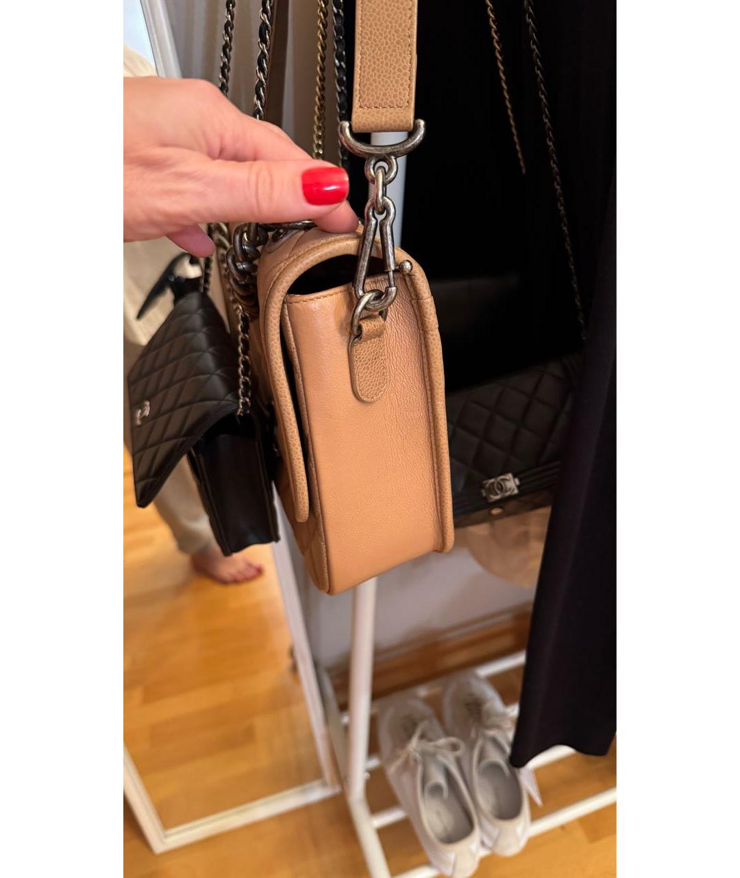CHANEL Бежевая кожаная сумка через плечо, фото 8