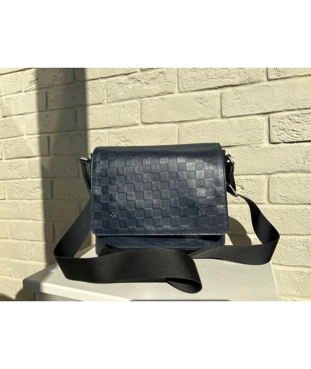 LOUIS VUITTON Темно-синяя кожаная сумка на плечо, фото 8
