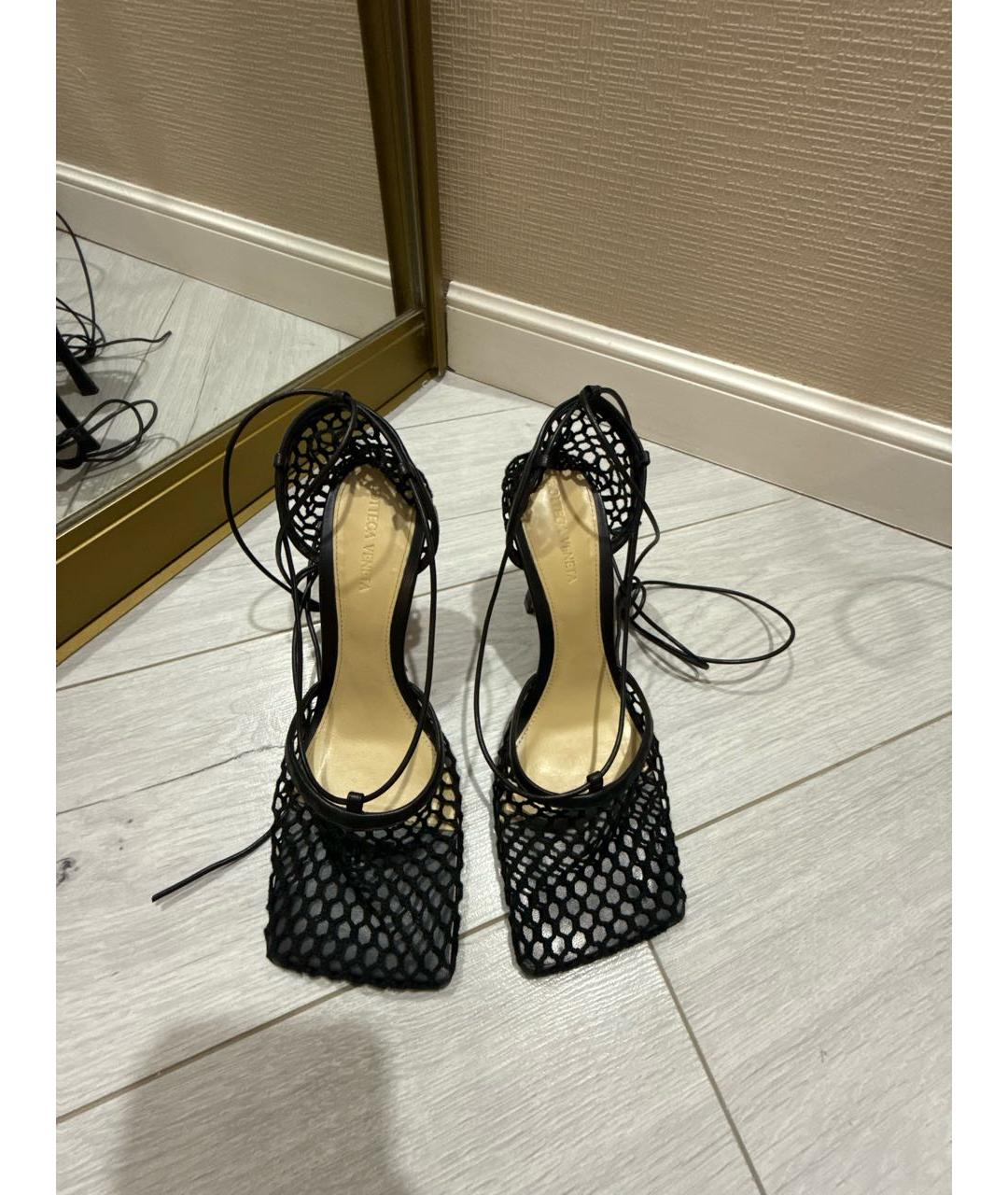 BOTTEGA VENETA Черные текстильные босоножки, фото 2