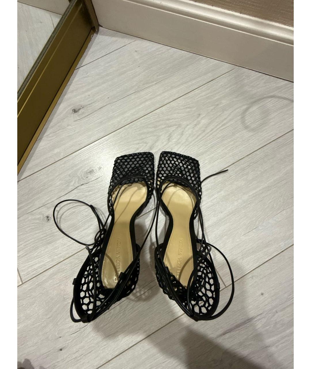 BOTTEGA VENETA Черные текстильные босоножки, фото 3