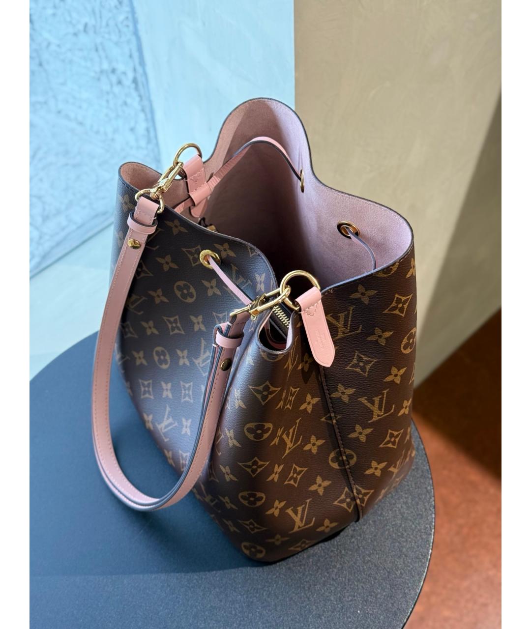LOUIS VUITTON Коричневая кожаная сумка через плечо, фото 9