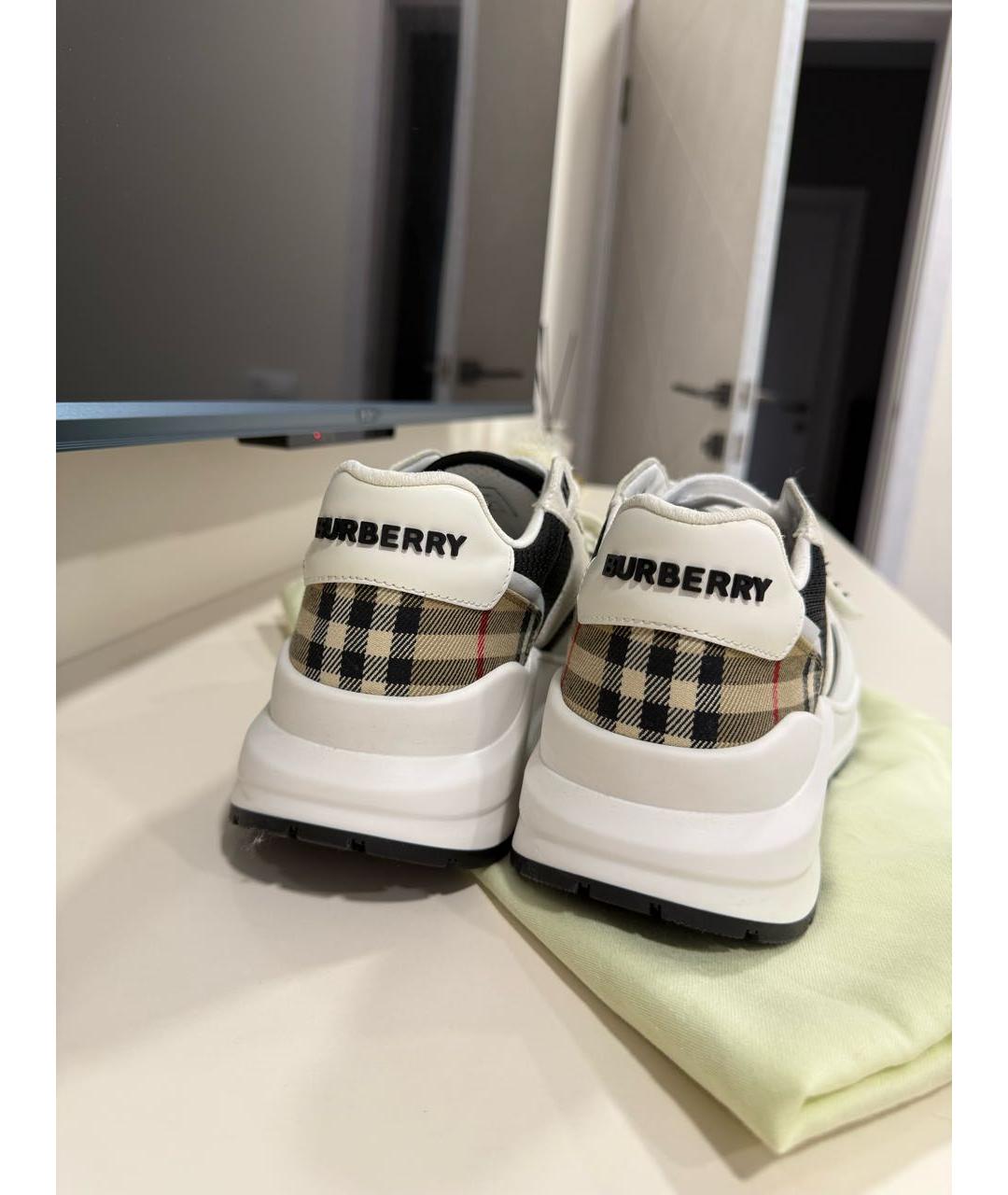 BURBERRY Белые кожаные низкие кроссовки / кеды, фото 4