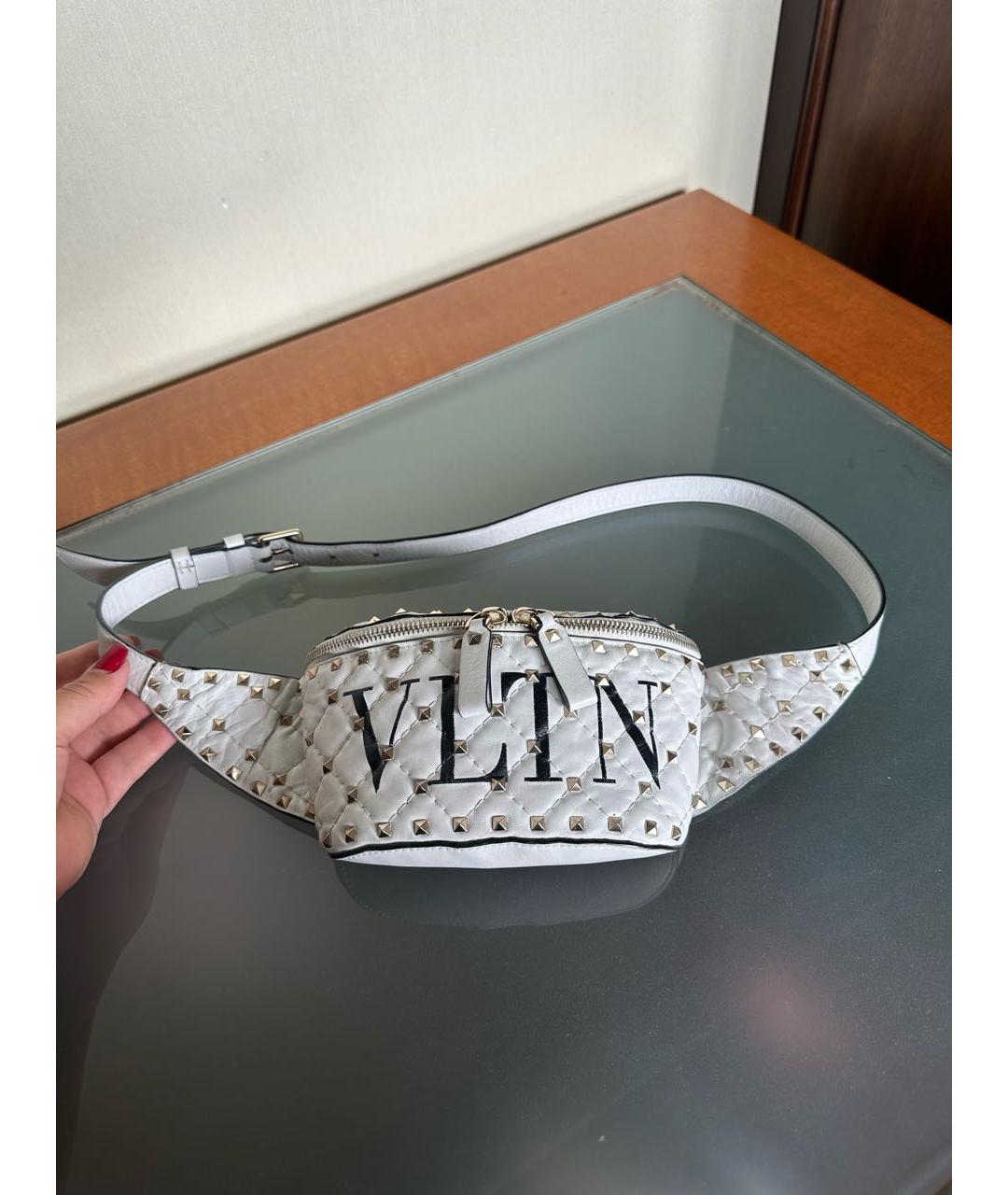 VALENTINO Белая кожаная поясная сумка, фото 3