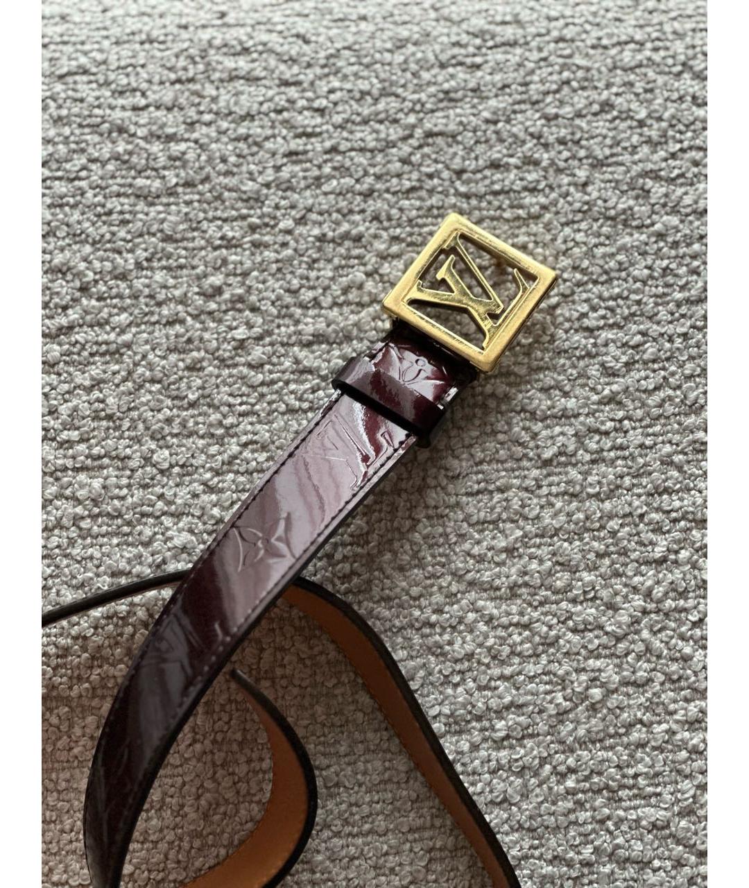 LOUIS VUITTON Бордовый ремень из лакированной кожи, фото 2