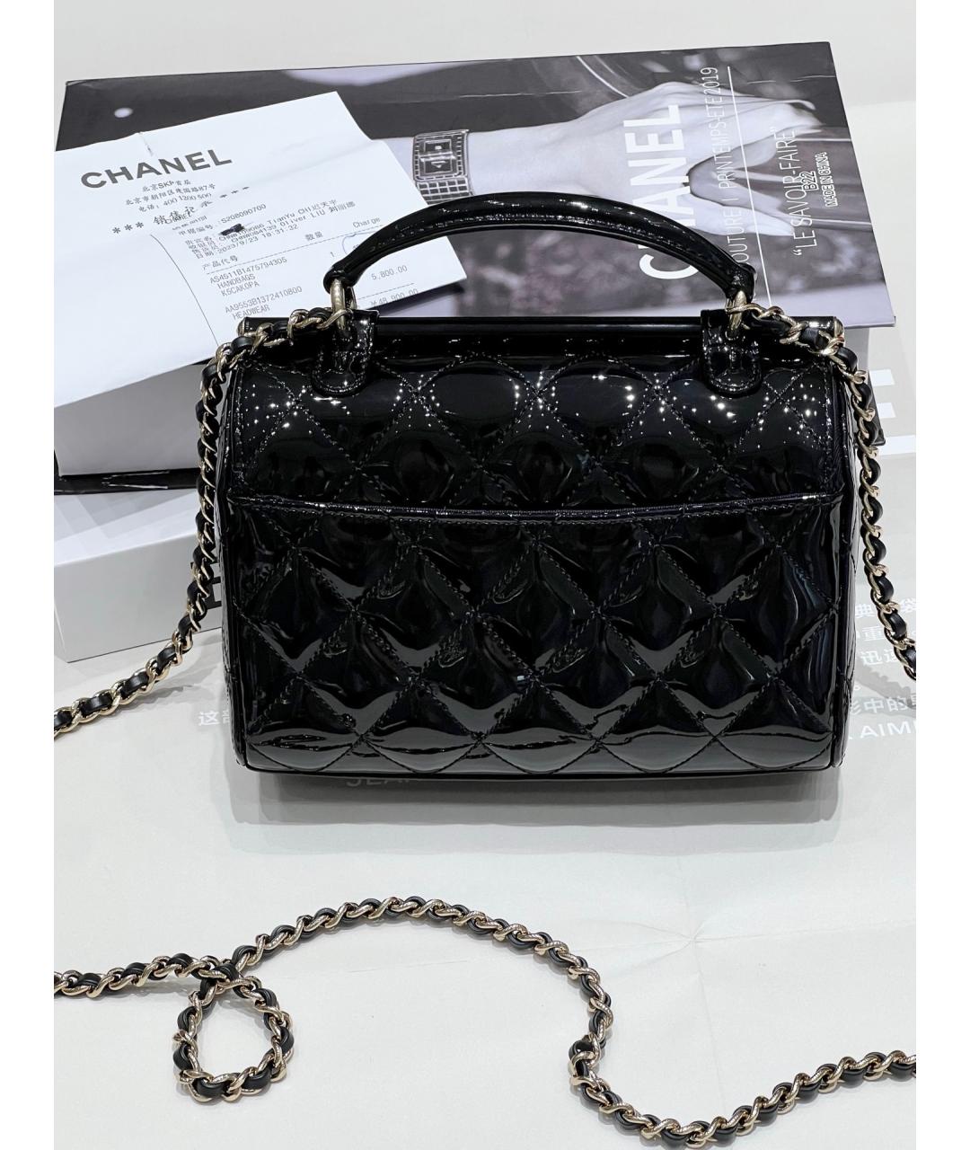 CHANEL Черная сумка через плечо из лакированной кожи, фото 2