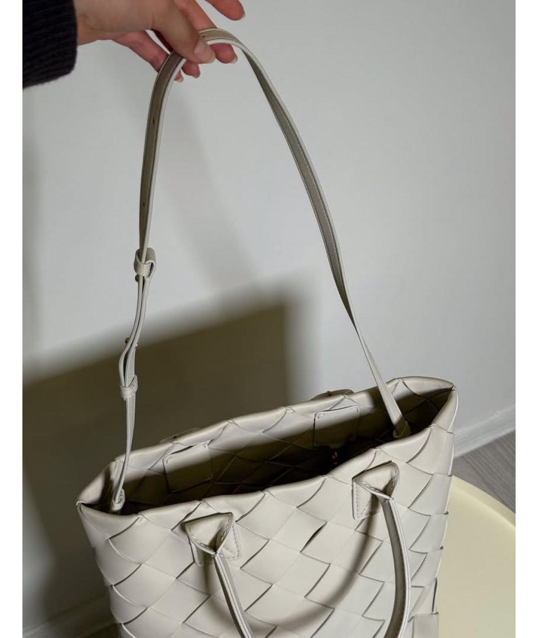 BOTTEGA VENETA Кожаная сумка с короткими ручками, фото 4
