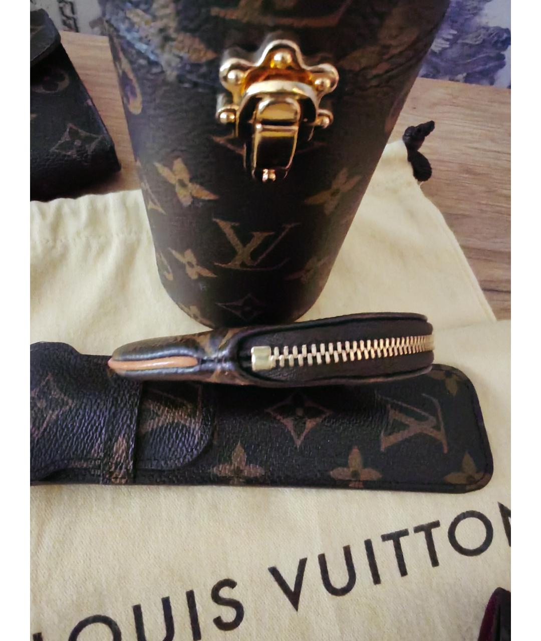 LOUIS VUITTON Коричневый кожаный кошелек, фото 9