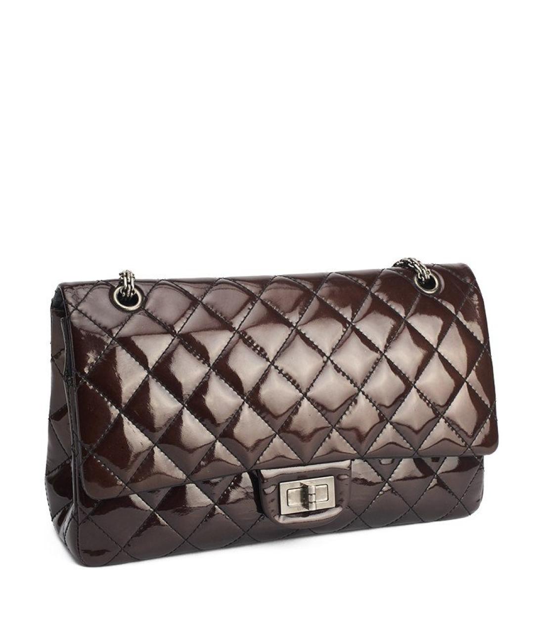 CHANEL Коричневая сумка через плечо из лакированной кожи, фото 2