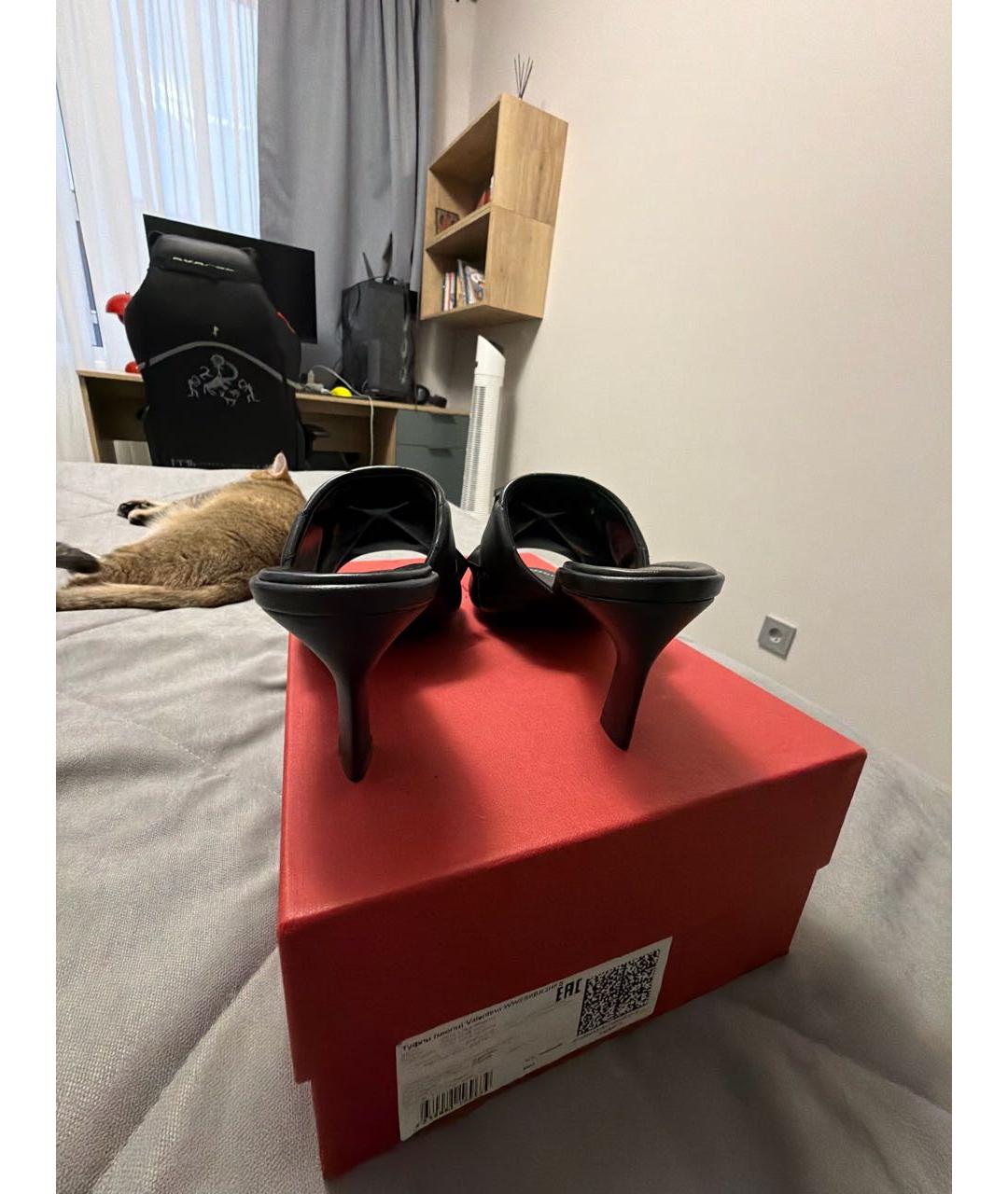 VALENTINO Черные кожаные мюли, фото 4