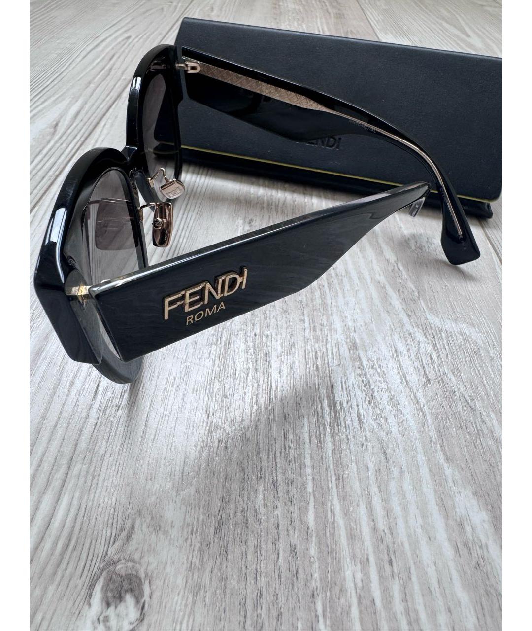 FENDI Черные пластиковые солнцезащитные очки, фото 2