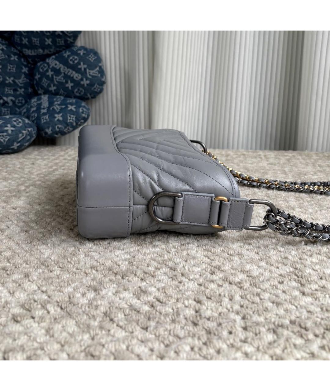 CHANEL Серая кожаная сумка через плечо, фото 4
