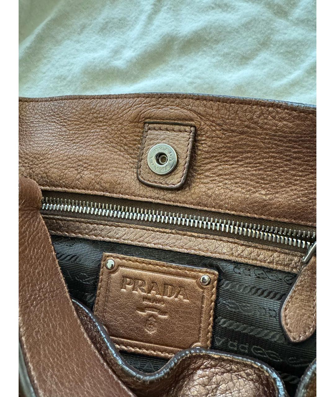 PRADA Коричневая кожаная сумка с короткими ручками, фото 4