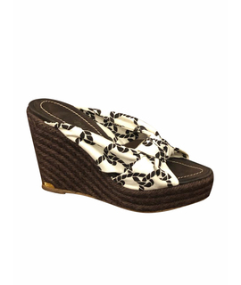 

Шлепанцы LOEWE