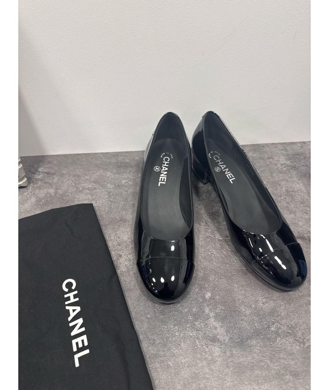 CHANEL Черные туфли из лакированной кожи, фото 2