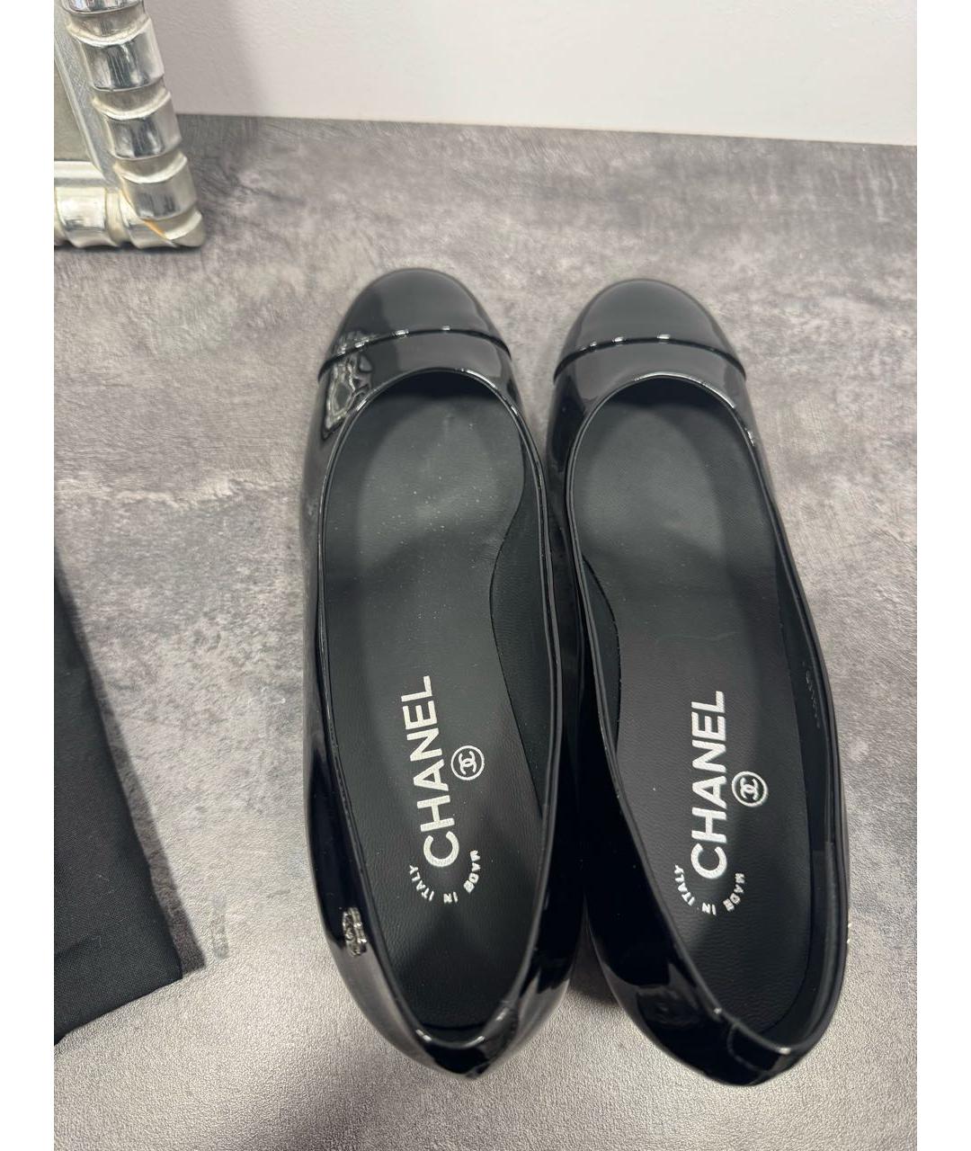 CHANEL Черные туфли из лакированной кожи, фото 3