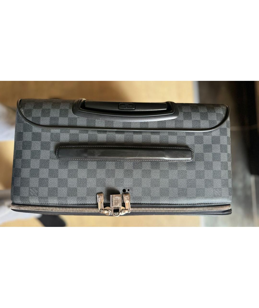 LOUIS VUITTON Серый чемодан, фото 8