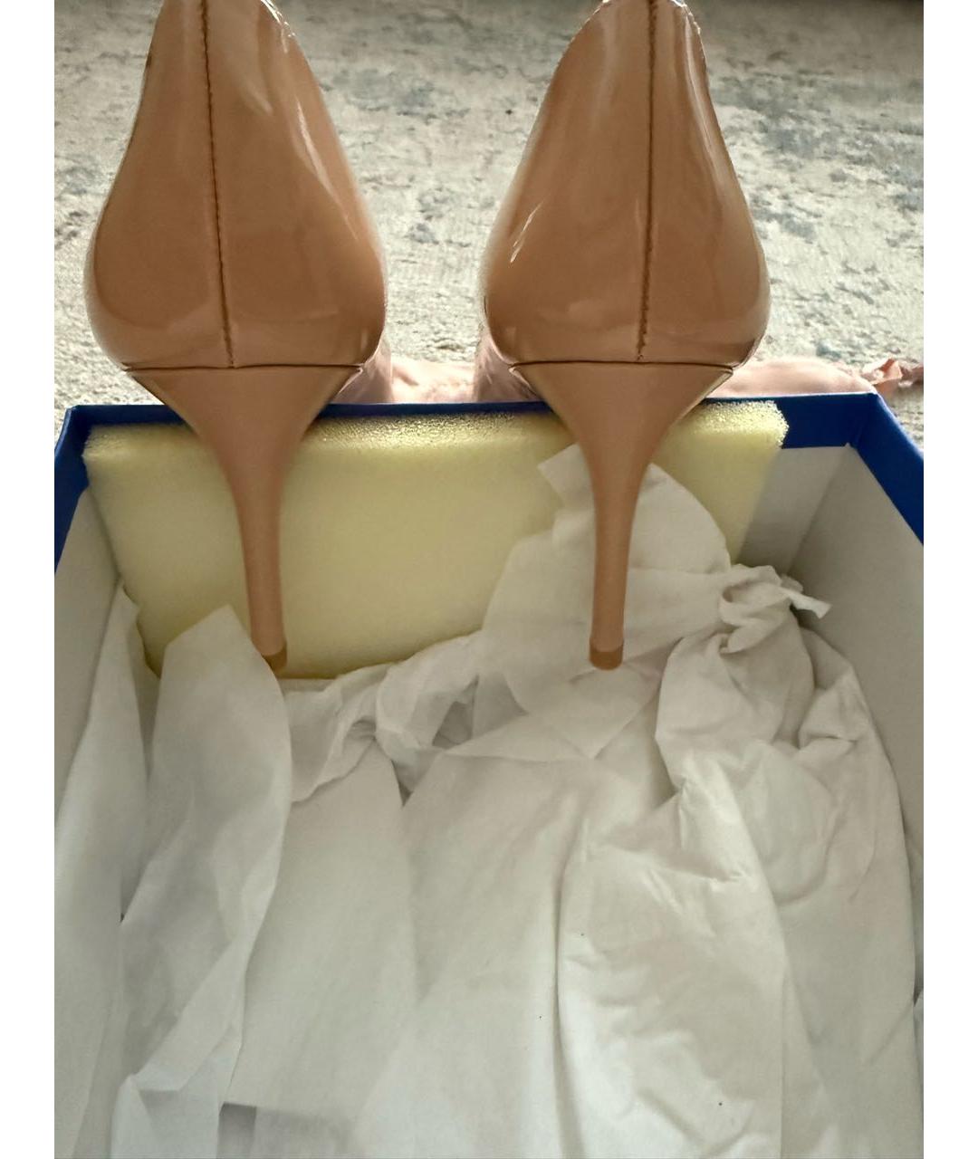 STUART WEITZMAN Бежевые кожаные туфли, фото 6