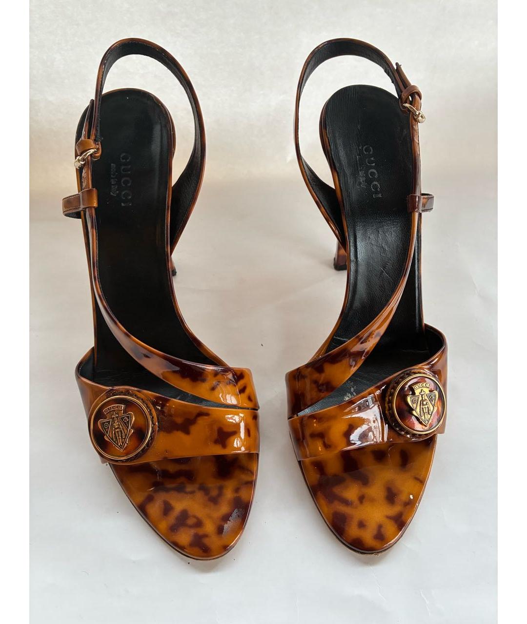 GUCCI Коричневые босоножки из лакированной кожи, фото 2