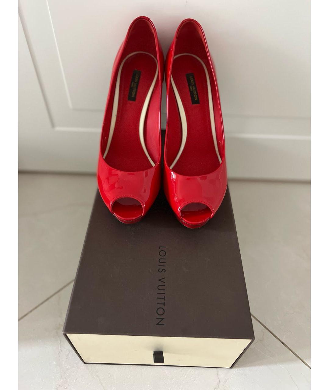 LOUIS VUITTON Красные туфли из лакированной кожи, фото 2