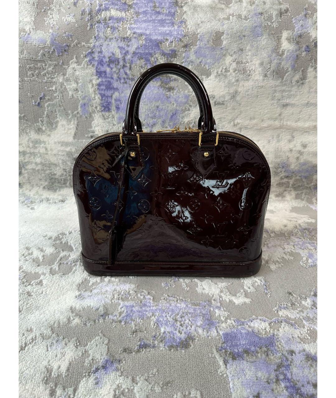 LOUIS VUITTON Бордовая сумка с короткими ручками из лакированной кожи, фото 9