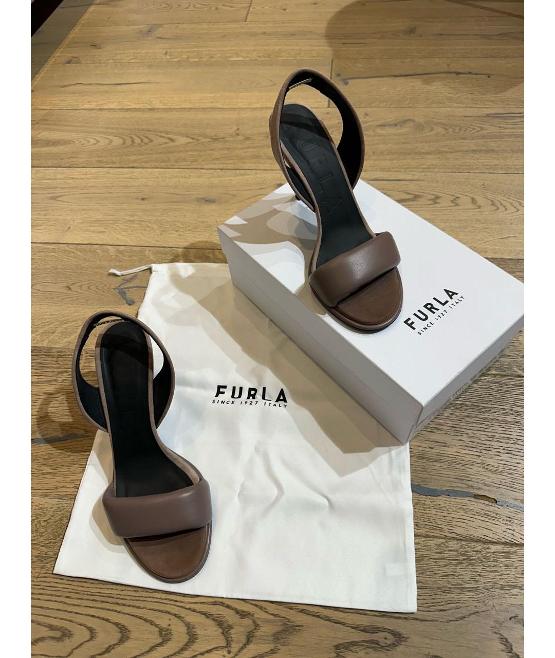 FURLA Коричневые замшевые босоножки, фото 4