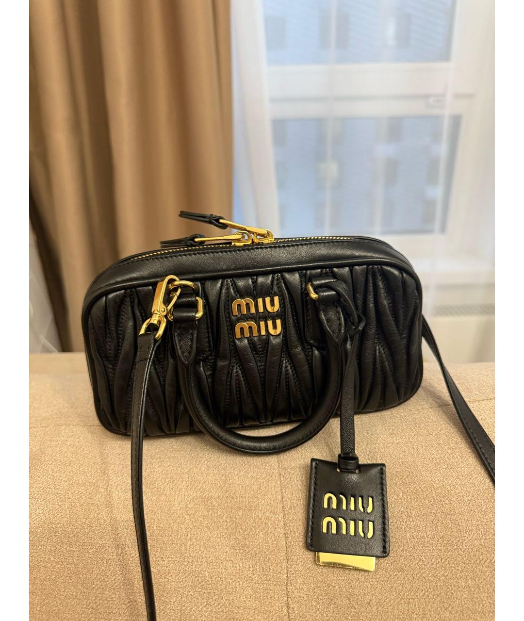 MIU MIU Черная кожаная сумка через плечо, фото 5