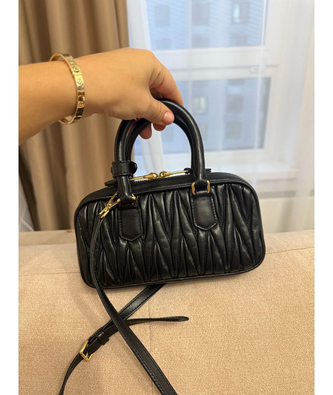 MIU MIU Черная кожаная сумка через плечо, фото 3