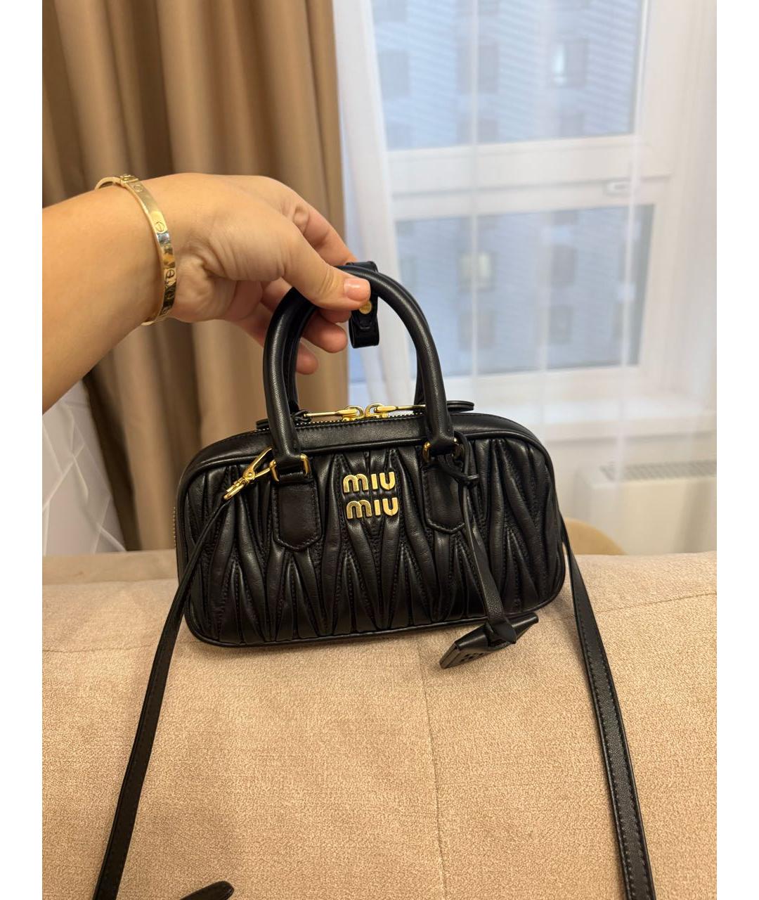MIU MIU Черная кожаная сумка через плечо, фото 2